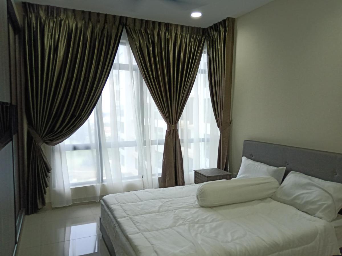 Luxury - 2 With Facility - Mount Austin Jb - Special Offer * Johor Bahru